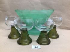 AN ART DECO GREEN VASE WITH FOUR RETRO STEM DRINKING GLASSES