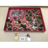 A QUANTITY OF MAINLY MILITARY BUTTONS