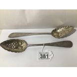 A PAIR OF SCOTTISH SILVER GEORGIAN PERIOD BERRY SPOONS 115 GRAMS