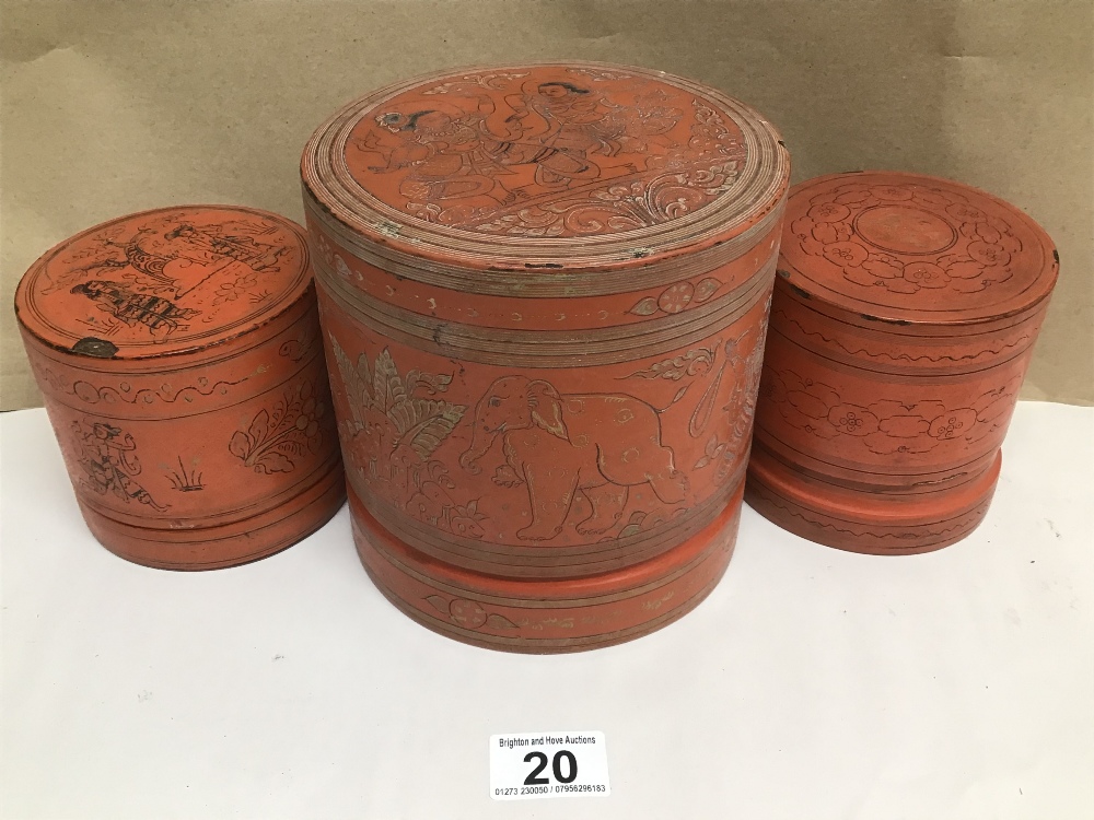 A JAPANESE SET OF GRADUATED BOXES DECORATION TO THE TOP