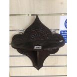 A 19TH CENTURY OAK WALL SCONCE 41 X 36CM