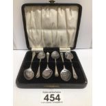 A CASED SET OF HALLMARKED SILVER TEA SPOONS BY R.S.P AND CO 41 GRAMS