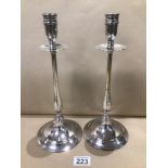 A PAIR OF PLATED CANDLESTICKS 31CM