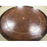A VICTORIAN PERIOD MAHOGANY LOW TABLE WITH A BROWN LEATHER TOP 110 (DIAMETER) X 46CM