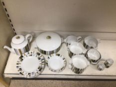 A COLLECTION OF RETRO MIDWINTER CHINA, TWENTY-TWO PIECES