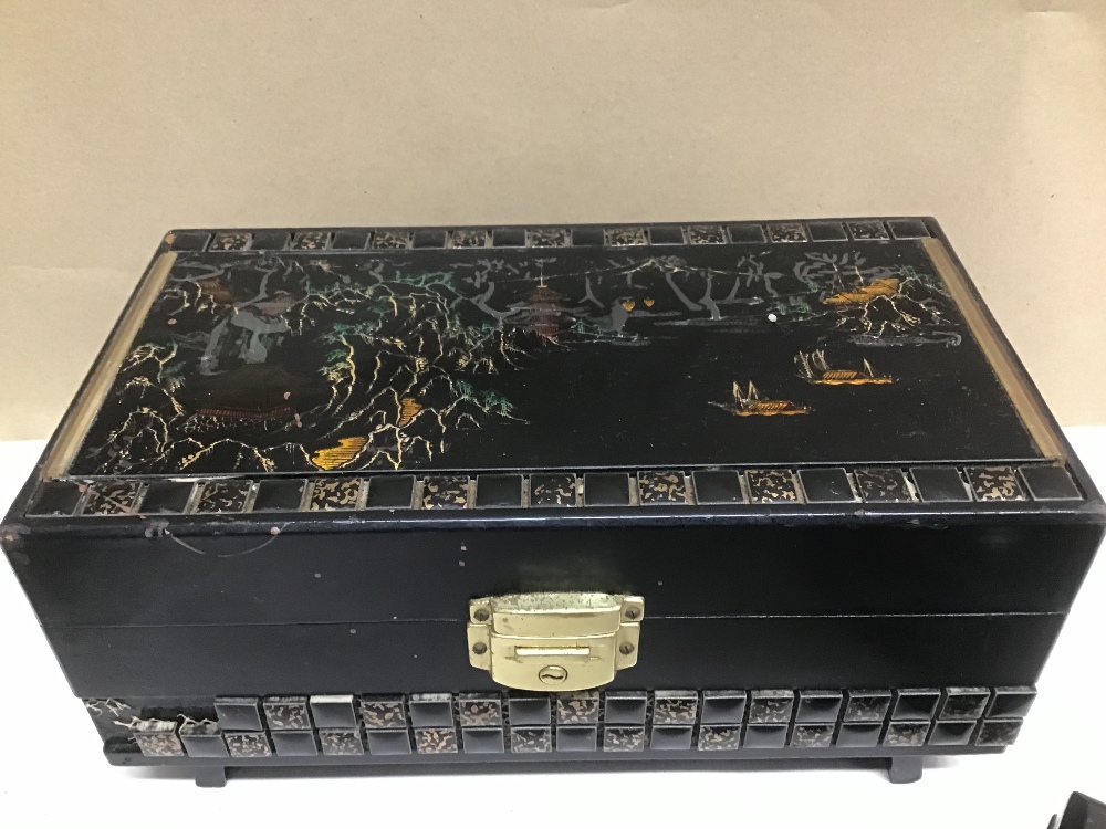 THREE BLACK LACQUERED JEWELLERY BOXES WITH MOTHER IN PEARL AND DECORATED WITH ANIMALS AND RIVER - Image 4 of 9