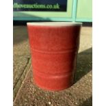 A RED CHINESE PORCELAIN BRUSH POT 13 CM