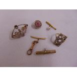 A quantity of scrap gold jewellery to include 14ct and 9ct, approx total weight 24.4g