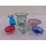 A turquoise bubble vase, a ribbed pink studio glass bowl, a Roman style glass vase and a cranberry