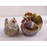 Royal Crown Derby figurines of a chicken and cockerel with gold seal marks to the base (2)