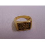 18ct yellow gold signet ring, approx total weight 12.8 grams