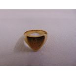 Yellow gold signet ring, gold tested 14ct, approx total weight 6.1g