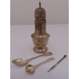 Silver sugar sifter, two silver spoons and a retracting pencil, approx total weight 178g (4)