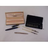 A Parker fountain pen with 14ct gold nib in original case and drawing instruments (5)