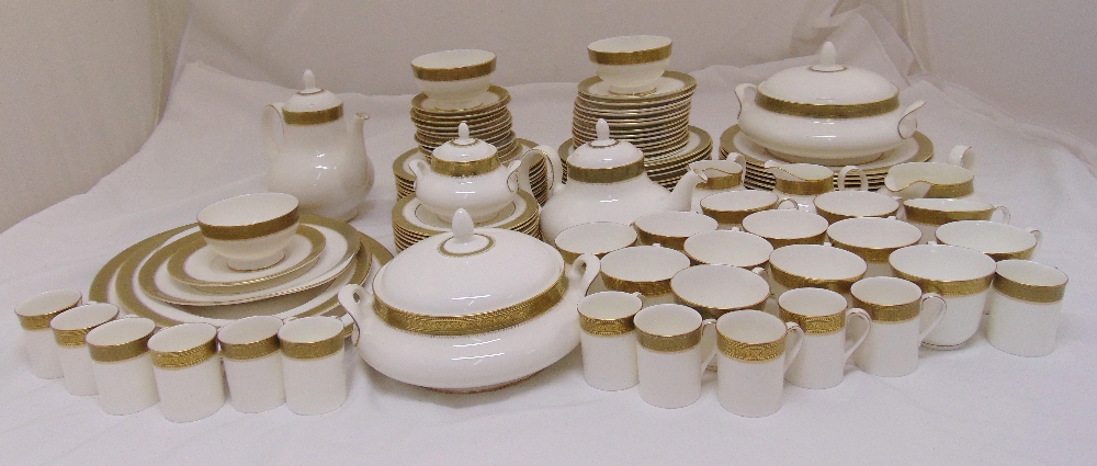 Royal Doulton Belvedere pattern dinner and tea service to include plates, bowls, cups, saucers,