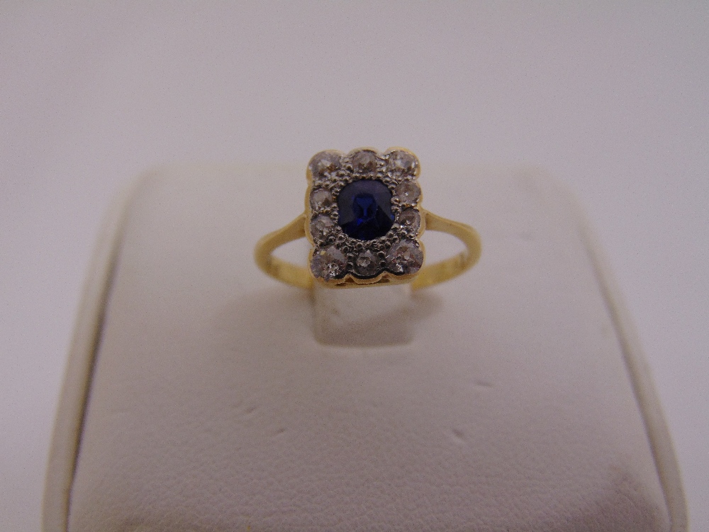 18ct yellow gold sapphire and diamond dress ring, approx total weight 1.9g