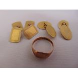Two pairs of 9ct gold cufflinks and a 9ct rose gold signet ring, approx total weight 11.1g