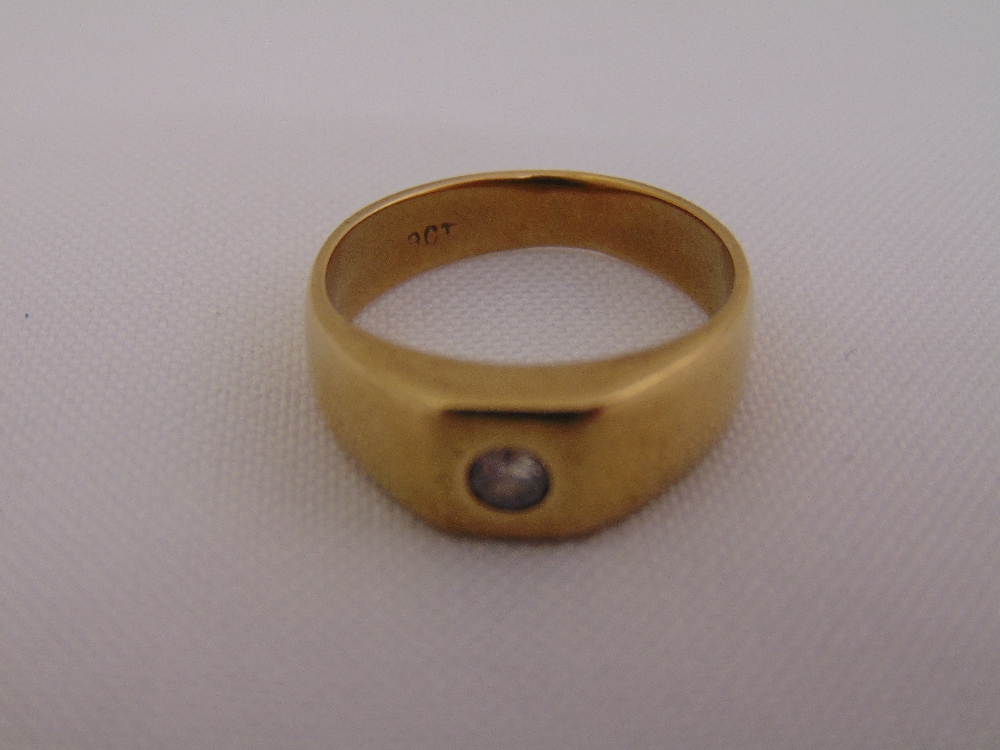9ct yellow gold ring, approx total weight 6.6g
