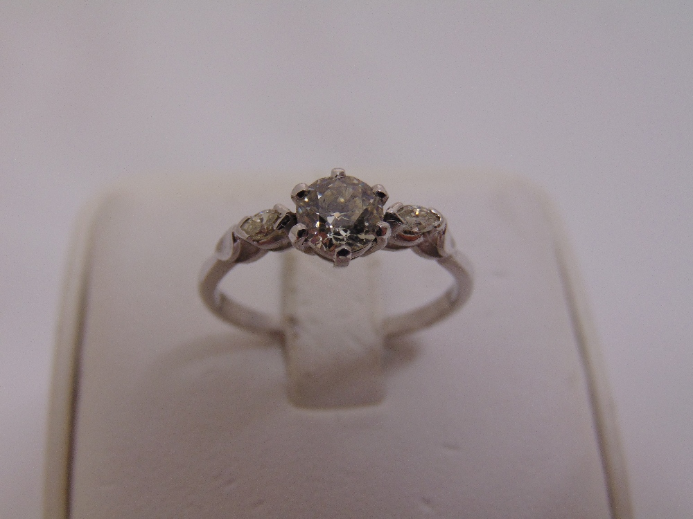 18ct white gold and diamond dress ring, approx total weight 3.0g