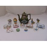 A quantity of ceramics to include two Rosenthal birds, assorted trinket and pill boxes, four