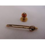 9ct yellow gold bar brooch and a gold, diamond and coral stud tie pin, approx total weight 3.6g