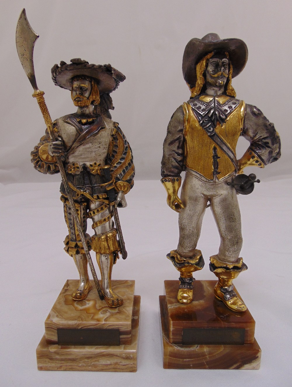 Two metal limited edition figurines, Cav di Legardere Francia 1665 9/200, Lanzichenecco Germania