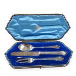 An Edwardian 3-piece silver Albany pattern cutlery set, by Goldsmiths & Silversmiths Co Ltd,