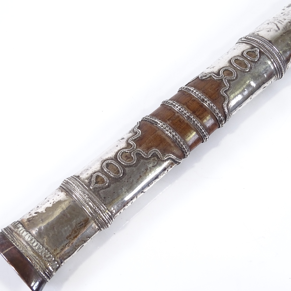 A Burmese silver-mounted dagger, circa 1900, with ivory hilt and original silver-mounted wood - Image 3 of 3