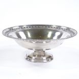 A George V silver pedestal dish, beaded edge, by Barraclough & Sons, hallmarks Sheffield 1919,
