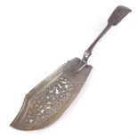 A Victorian Fiddle pattern fish serving slice, engraved border with pierced blade, by John & Henry