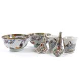 2 pairs of Chinese porcelain bowls with hand painted decoration, in fitted boxes, largest bowl
