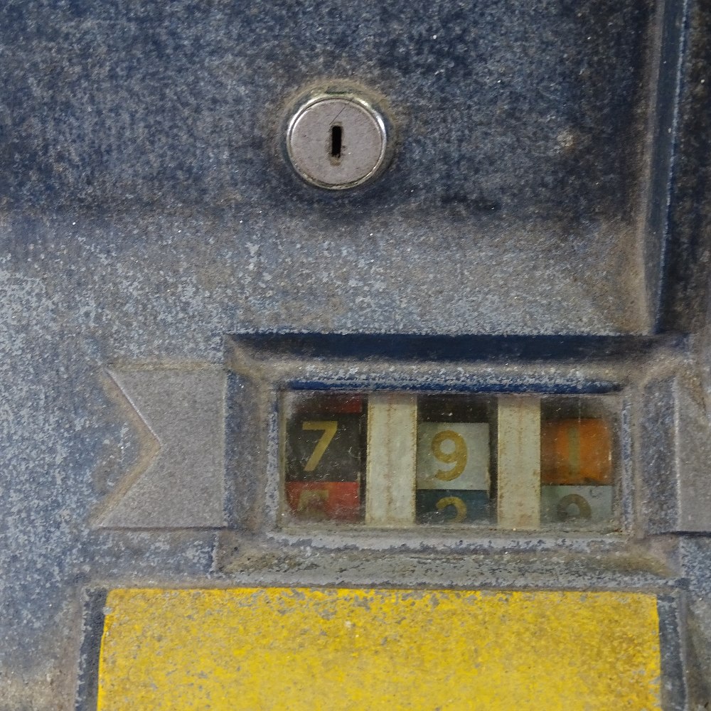 An American coin-in-the-slot one armed bandit by Mills QT circa 1936, painted cast-metal case on - Image 4 of 5