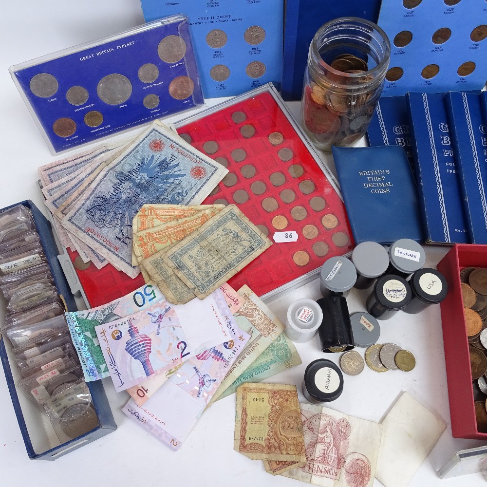 A collection of various world coins and banknotes - Image 2 of 3