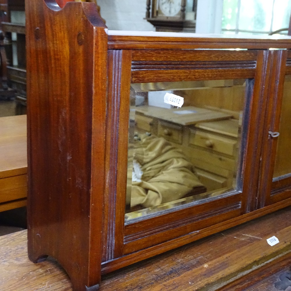 An Edwardian mahogany hanging/free standing shelf unit, with 2 mirrored glazed doors, W62cm, H62cm - Image 2 of 3