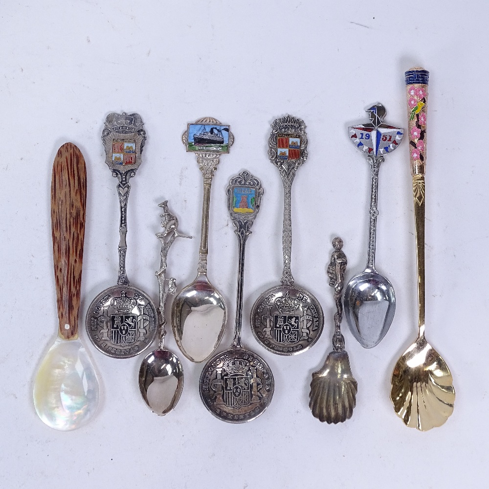 Various collectables, including Arts and Crafts copper and brass chamber stick, Royal Doulton - Image 2 of 3