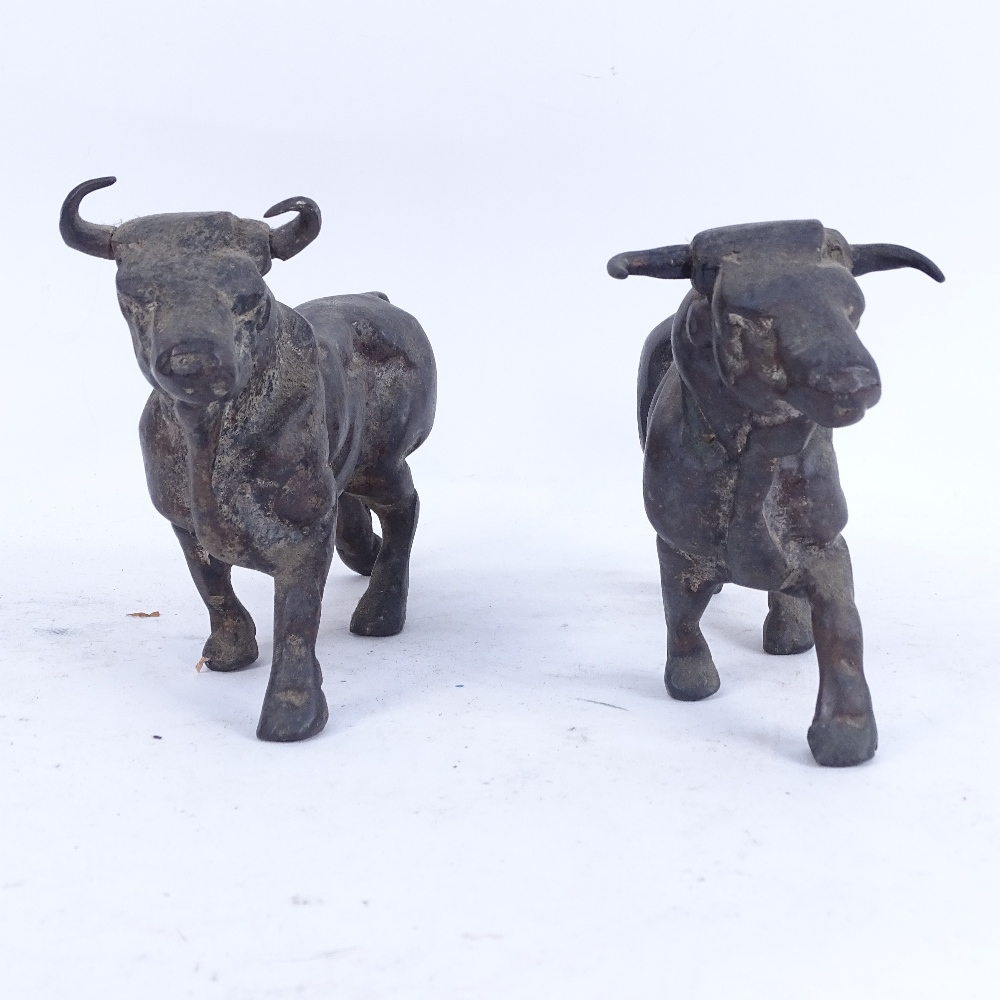 A pair of late 20th century bronze bull sculptures, length 22cm (2) - Image 2 of 3