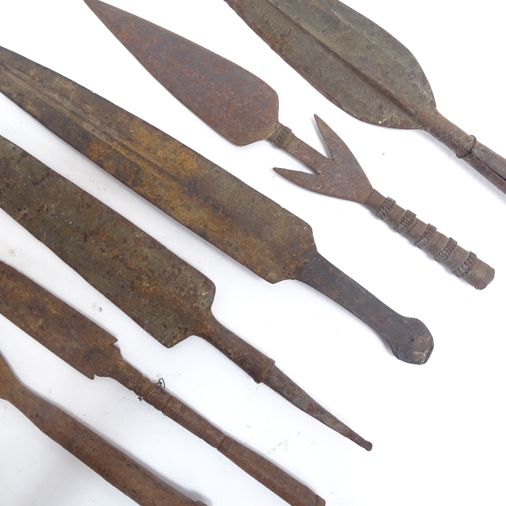 A collection of various Tribal spear tips, largest length 40cm (6) - Image 2 of 3