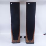 A pair of Spendor S5e floor standing speakers, height 79cm