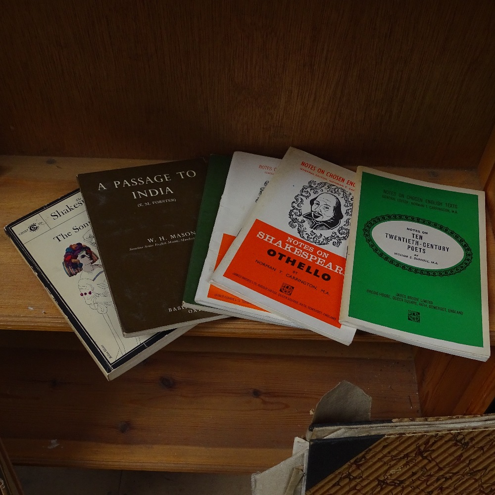 WITHDRAWN A collection of various William Shakespeare York Notes, guides and reference note books - Image 3 of 3