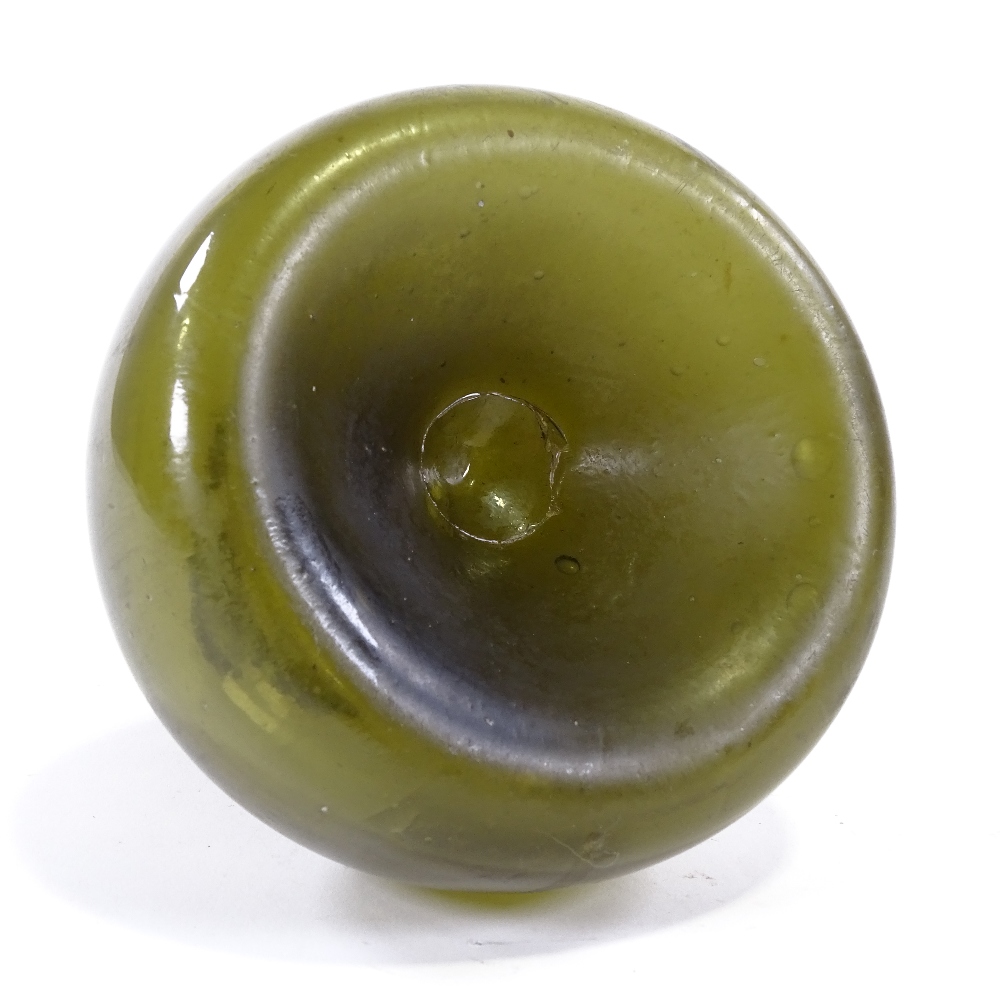 An 18th century handmade green glass onion-shaped bottle, height 17cm - Image 6 of 6