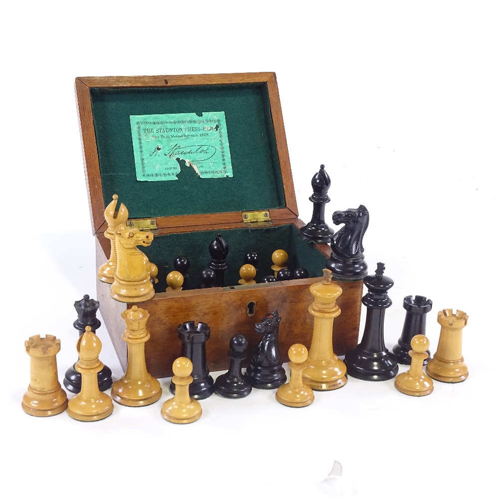 Jaques & Son Staunton pattern weighted chess set, in original mahogany box with original green - Image 2 of 5