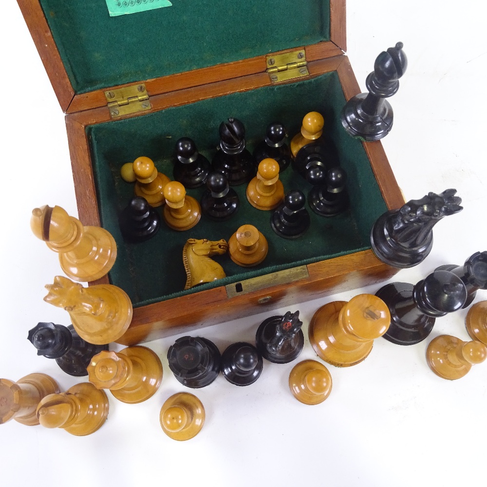 Jaques & Son Staunton pattern weighted chess set, in original mahogany box with original green - Image 3 of 5