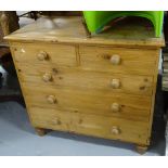 A modern pine 5-drawer chest, on bracket feet, W91cm