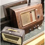 2 Vintage Murphy radios, and a Vintage Bakelite Ultra radio (3)