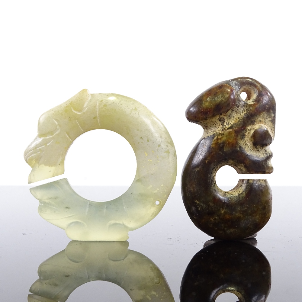 2 Chinese relief carved jade pendants, length 6cm - Image 2 of 5