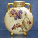 An Edwardian Royal Worcester moon flask, 553, with painted and gilded floral decoration, height 13cm