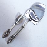 EVALD NIELSEN - an Art Nouveau silver-handled cheese slice, and matching fork, pattern no. 6