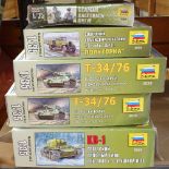 5 boxes of Russian Zvezda model military kits, including crew, tanks and vehicles, all boxed (5)
