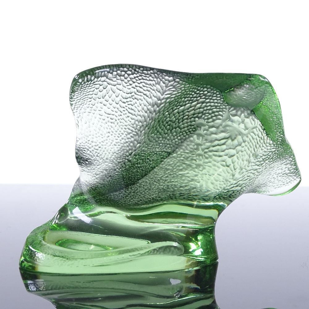 LALIQUE - green glass stingray, engraved signature, height 7cm Perfect condition - Image 2 of 3