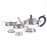 A George V silver 3-piece tea set, comprising teapot, cream jug and 2-handled sugar bowl, circular